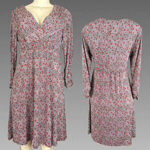 Monroe & Main M Black-Red Print Surplice Neckline 3/4 Sleeve Above Knee Dress